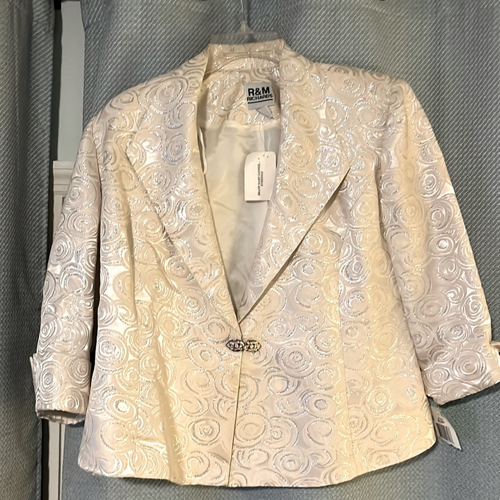 R&M Richards blazer. New with tags. Blush color with silver whorls. Size 8